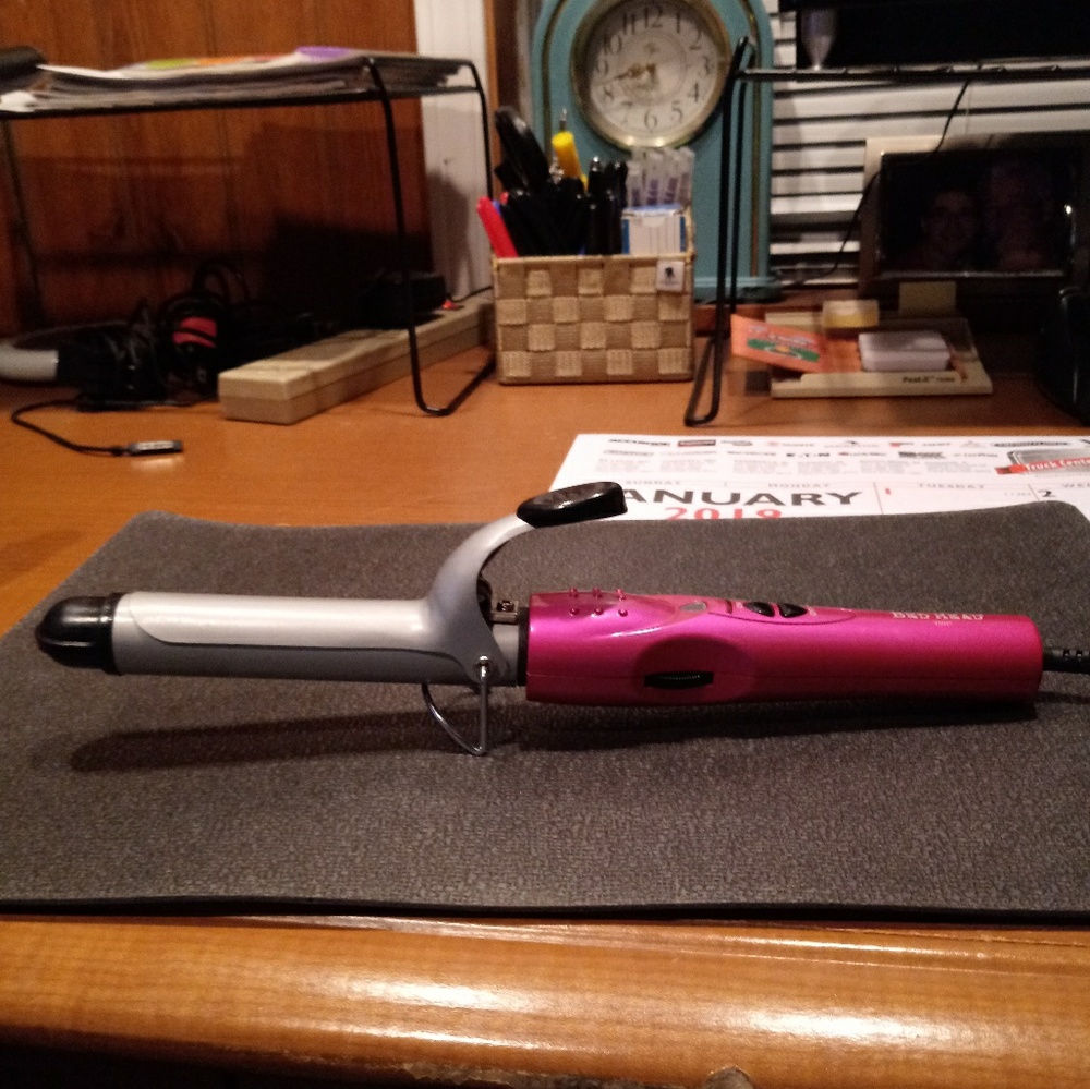 Bed Head by TIGI 1" Curling Iron